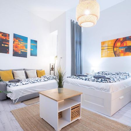 Studio In The Heart Of Party District Ka28 Budapest Exterior foto